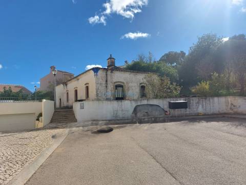 Uma Tela com História: Oportunidade Única nos Arredores de Loulé