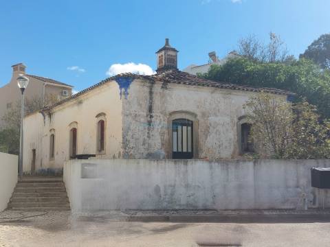 Uma Tela com História: Oportunidade Única nos Arredores de Loulé