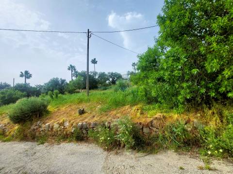 Terreno com Projeto Aprovado e Vista Mar de 180º | A 5 Minutos de Loulé