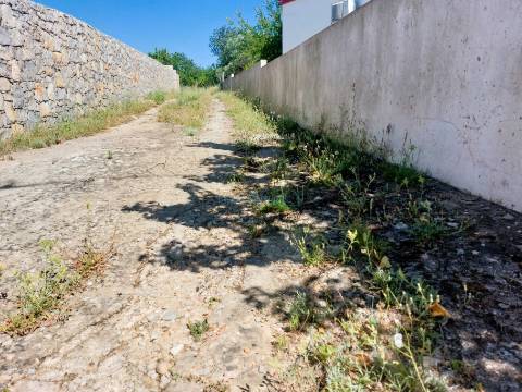 Terreno Exclusivo com Projeto Aprovado Pronto a Construir