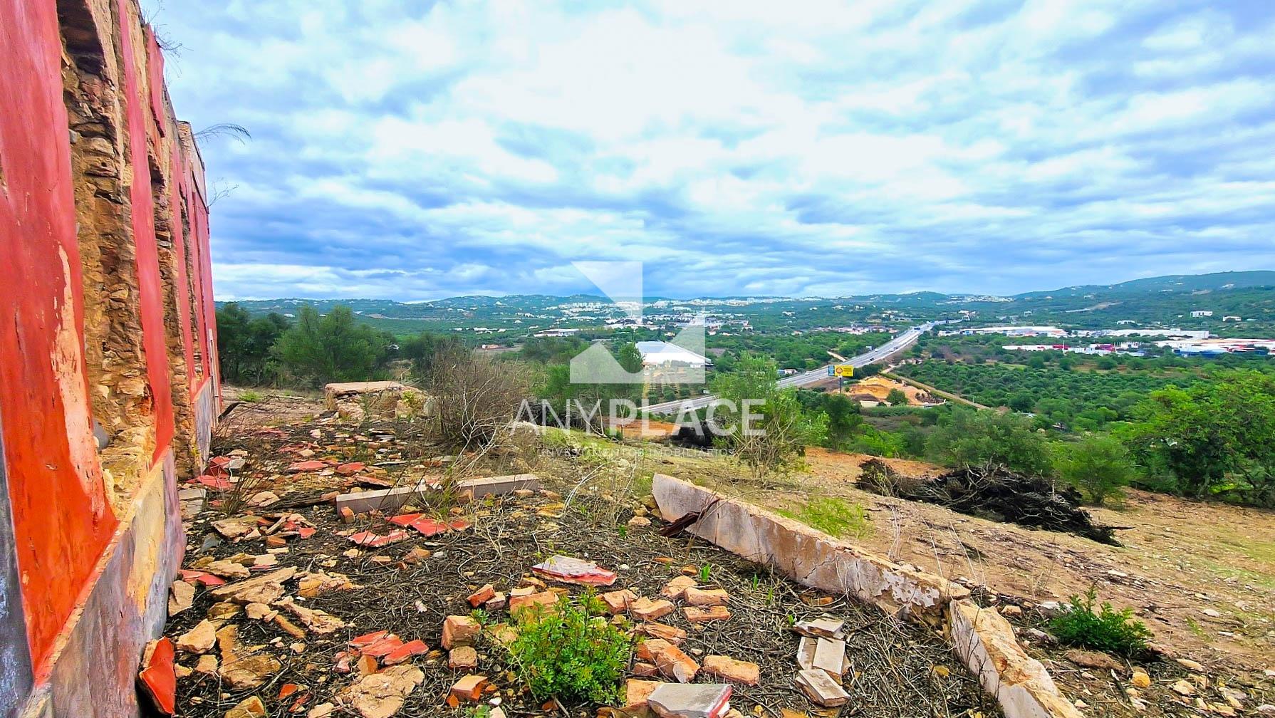 Propriedade com Potencial de Desenvolvimento Turístico ou Residencial.