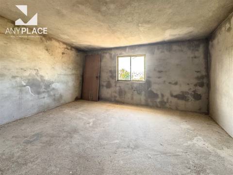 Lote de terreno para construção de condomínio.