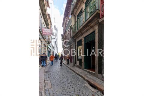Moradia em Banda T4 Venda em Cedofeita, Santo Ildefonso, Sé, Miragaia, São Nicolau e Vitória,Porto