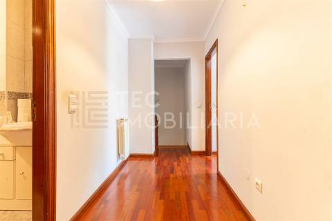 T3 Duplex em Águas Santas num prédio com elevador e lugar de garagem