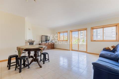 Andar-Moradia T3 Duplex em Fânzeres, com Excelentes Áreas e Vistas Deslumbrantes