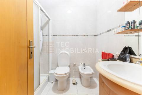 Andar-Moradia T3 Duplex em Fânzeres, com Excelentes Áreas e Vistas Deslumbrantes