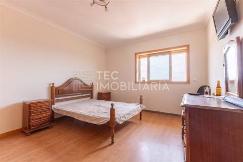 Andar-Moradia T3 Duplex em Fânzeres, com Excelentes Áreas e Vistas Deslumbrantes