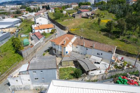 Moradia Geminada >=T10 Venda em Ferreiros e Gondizalves,Braga