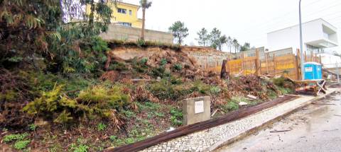 Lote de Terreno  Venda em Almargem do Bispo, Pêro Pinheiro e Montelavar,Sintra