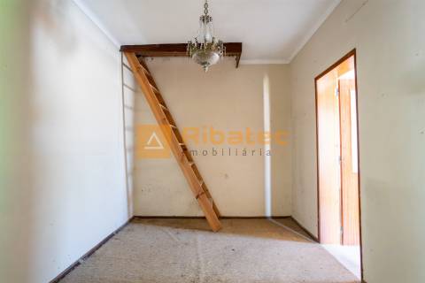 Moradia nas Courelinhas, Couço
