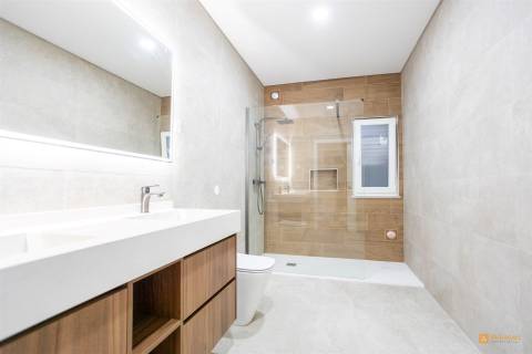 Moradia T3 Moderna | Vendida com Recheio
