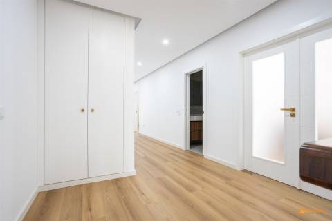 Moradia T3 Moderna | Vendida com Recheio
