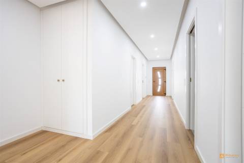 Moradia T3 Moderna | Vendida com Recheio