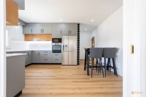 Moradia T3 Moderna | Vendida com Recheio