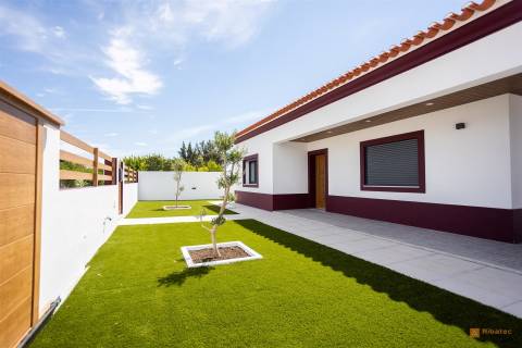 Moradia T3 Moderna | Vendida com Recheio