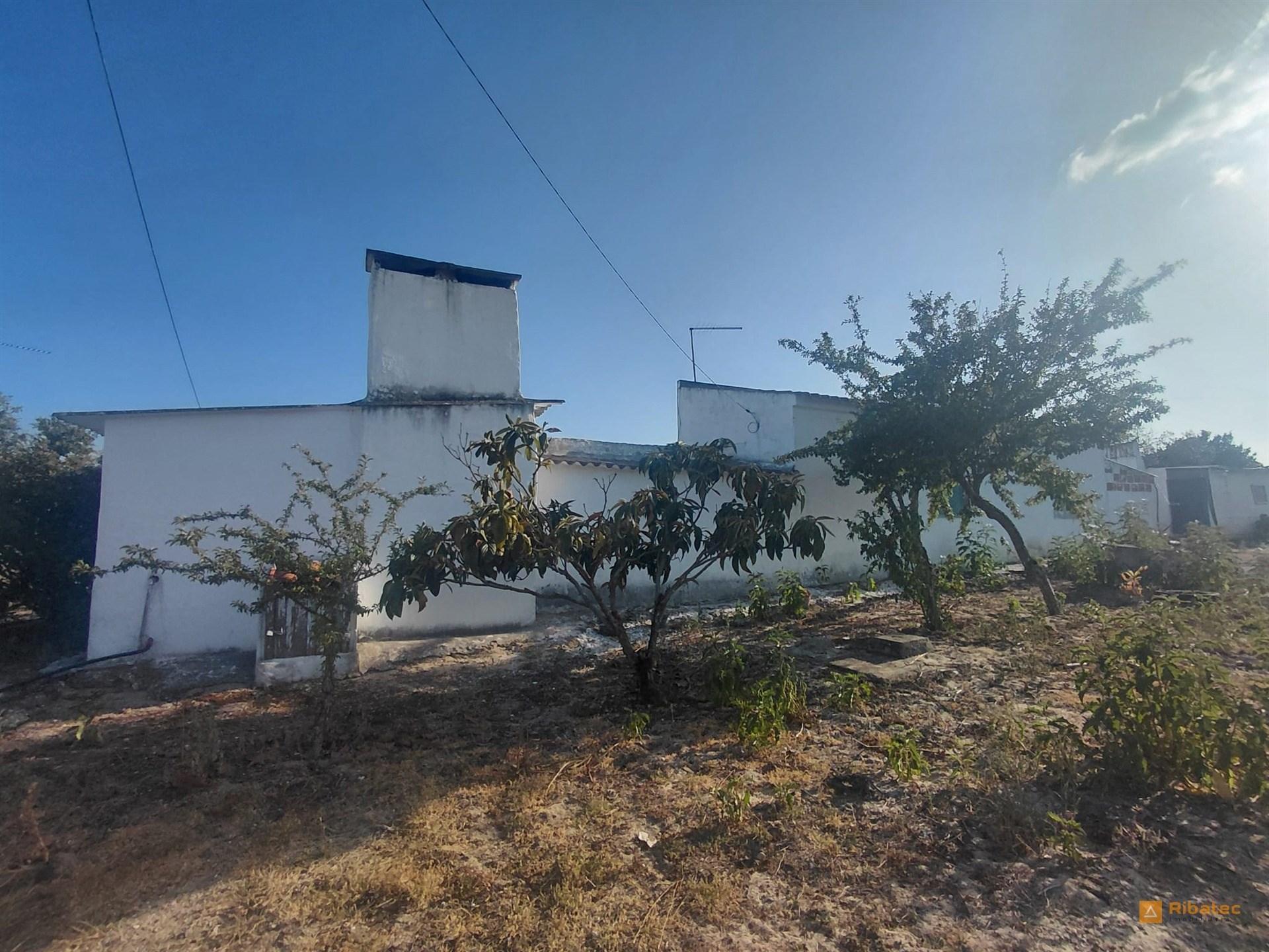 Quintinha na Fajarda com água e luz