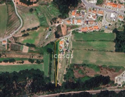 Terreno com Projeto Aprovado para Moradia Moderna – Parada de Todeia, Paredes