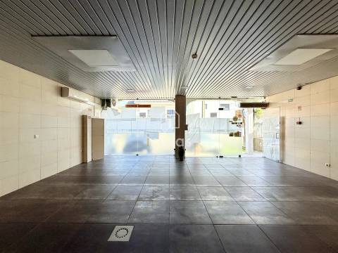 Loja  Venda em Vilela,Paredes