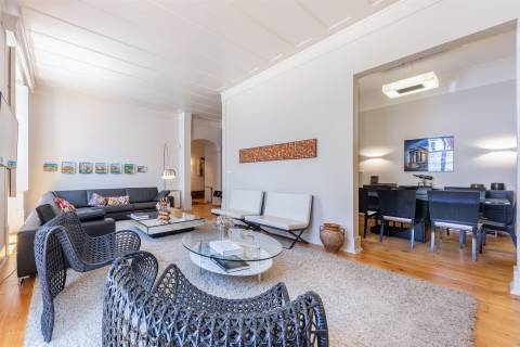 Apartamento T4 de luxo no coração do Chiado