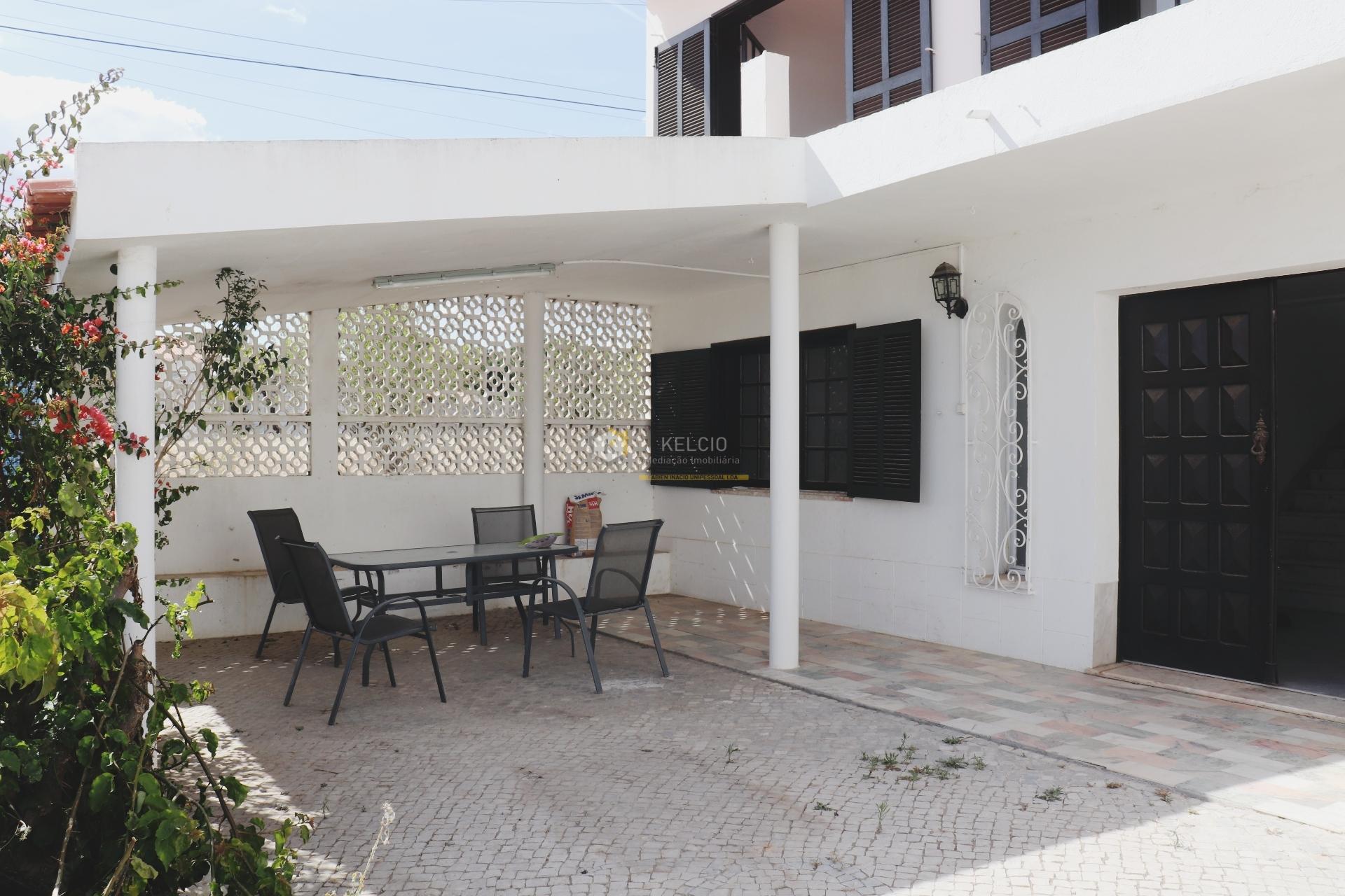 Moradia Geminada T4 Venda em Quarteira,Loulé