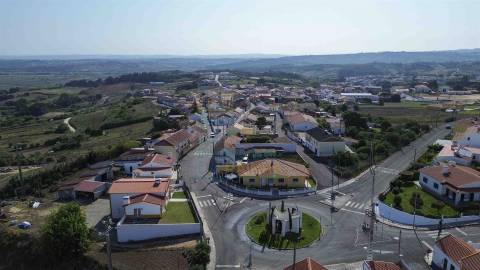Moradia para Recuperar com Potencial Único – Lagoa de Óbidos