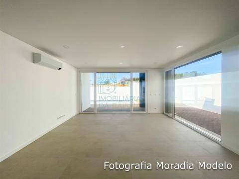 Moradia T3 com piscina em Salir do Porto