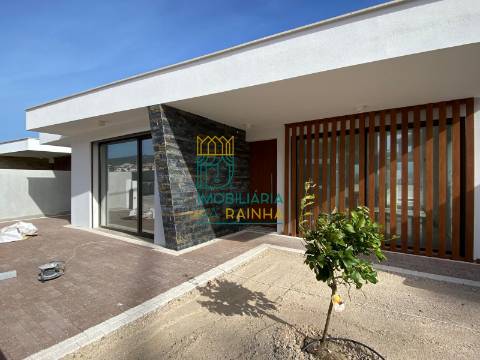Moradia T3 Moderna com Piscina | Salir do Porto