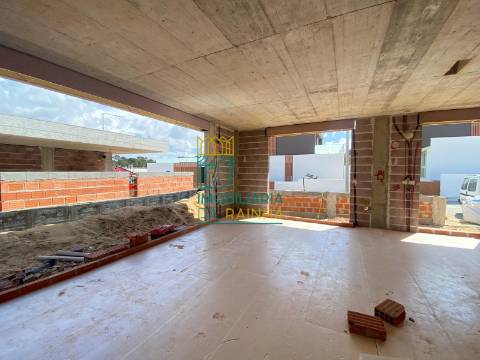 Moradia T3 com Piscina em Salir do Porto