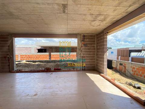 Moradia T3 com Piscina em Salir do Porto