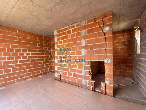 Moradia T3 com Piscina em Salir do Porto