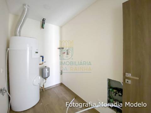 Moradia com 3 quartos, Piscina e Garagem em Caldas da Rainha