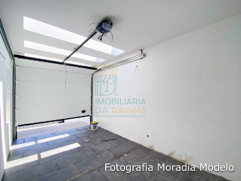 Moradia com 3 quartos, Piscina e Garagem em Caldas da Rainha
