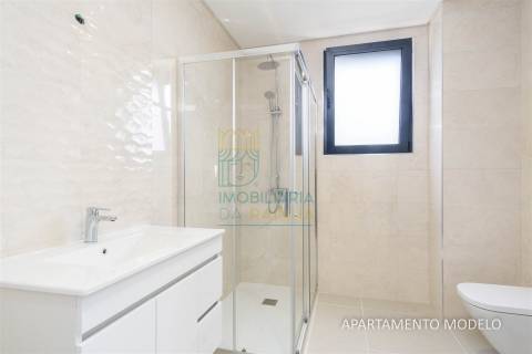 Apartamento T3 Novo com Garagem – Centro de Caldas da Rainha