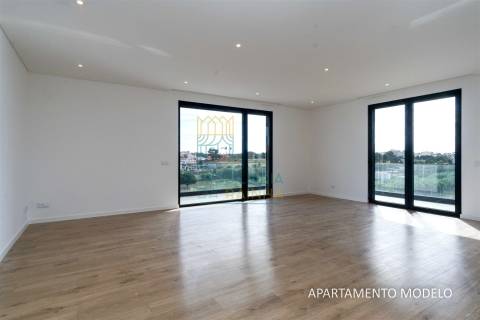 Apartamento T3 com Garagem e Elevador – Centro de Caldas da Rainha