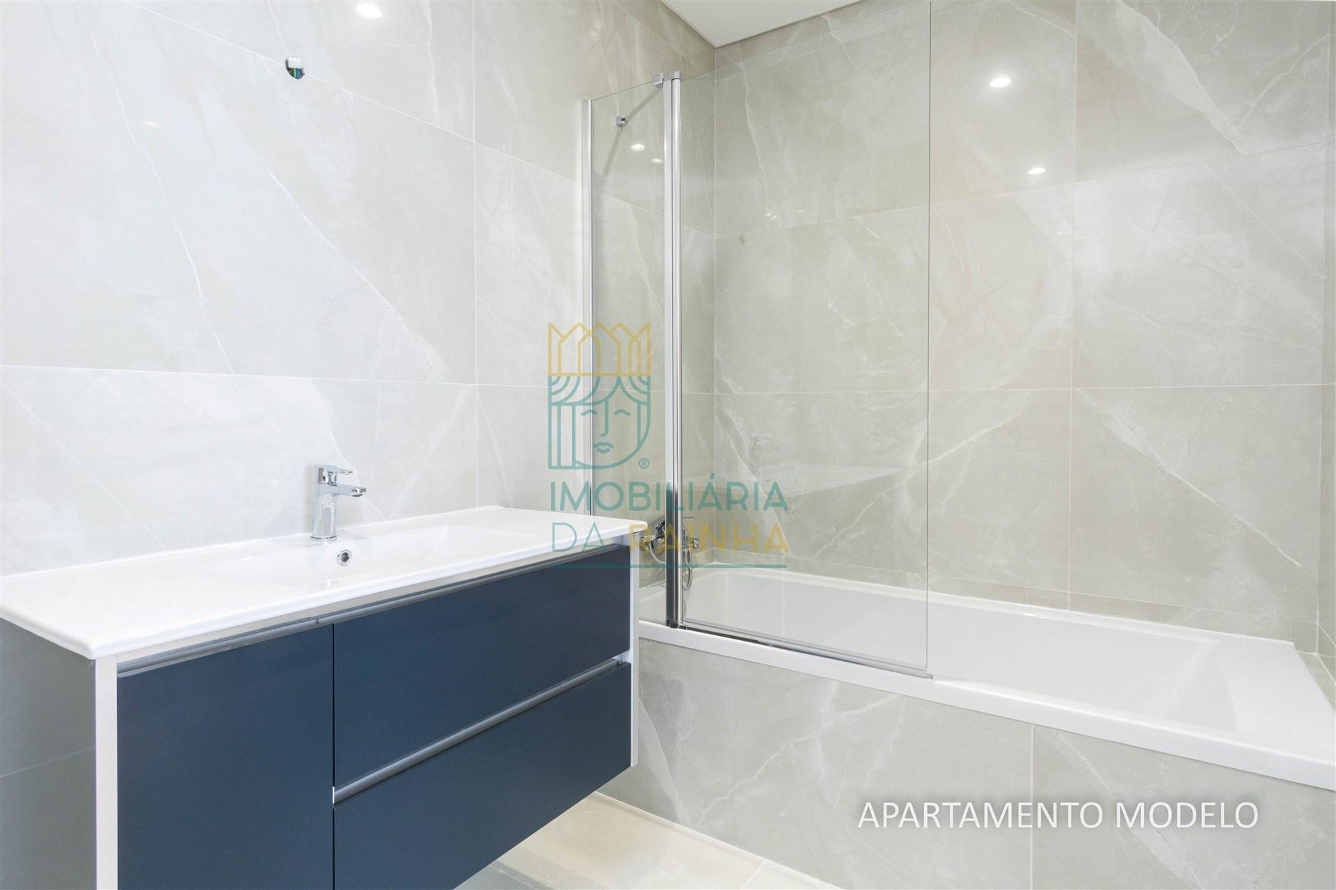 Apartamento T3 com Garagem e Elevador – Centro de Caldas da Rainha
