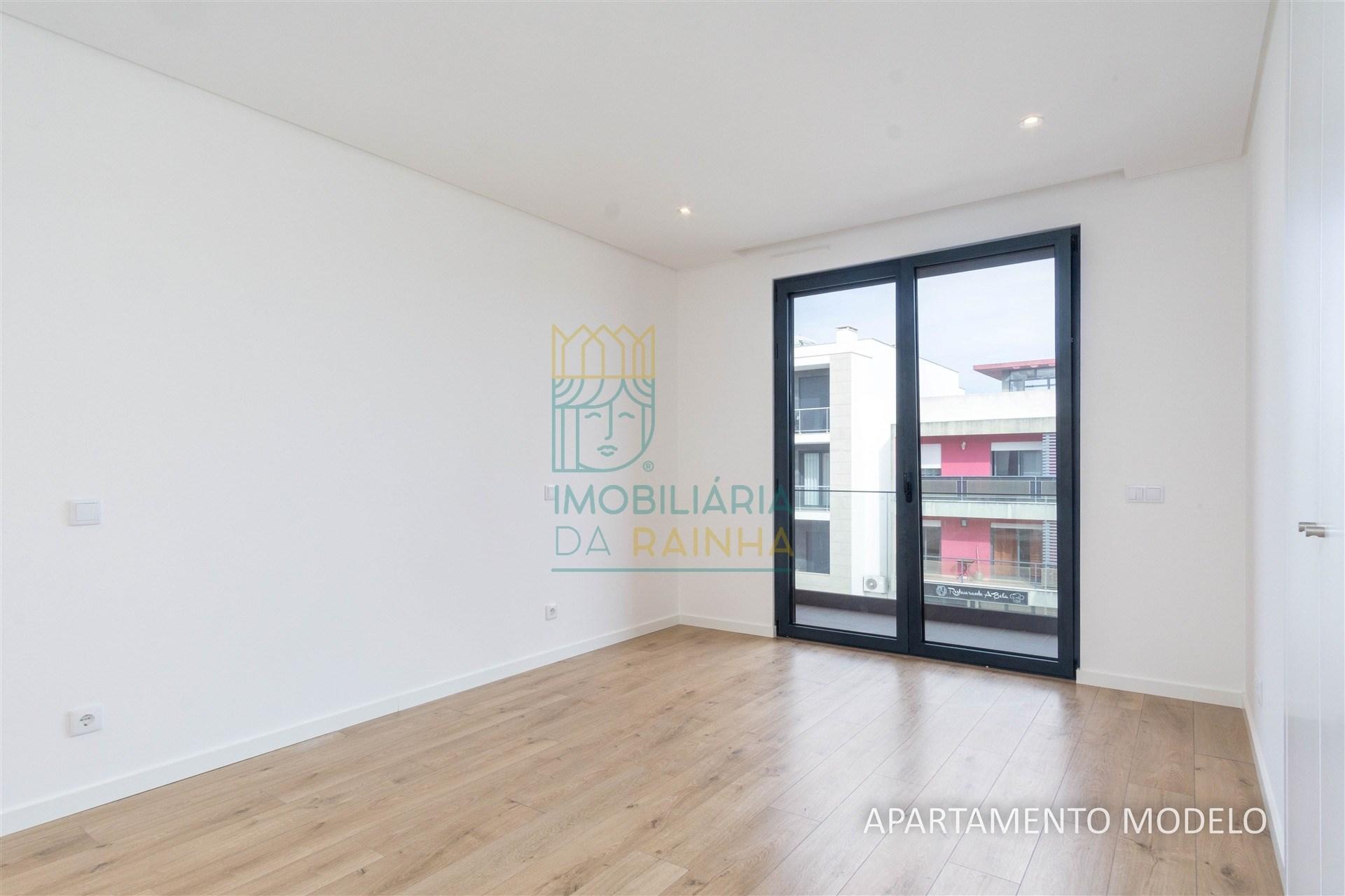 Apartamento T3 com Garagem e Elevador – Centro de Caldas da Rainha