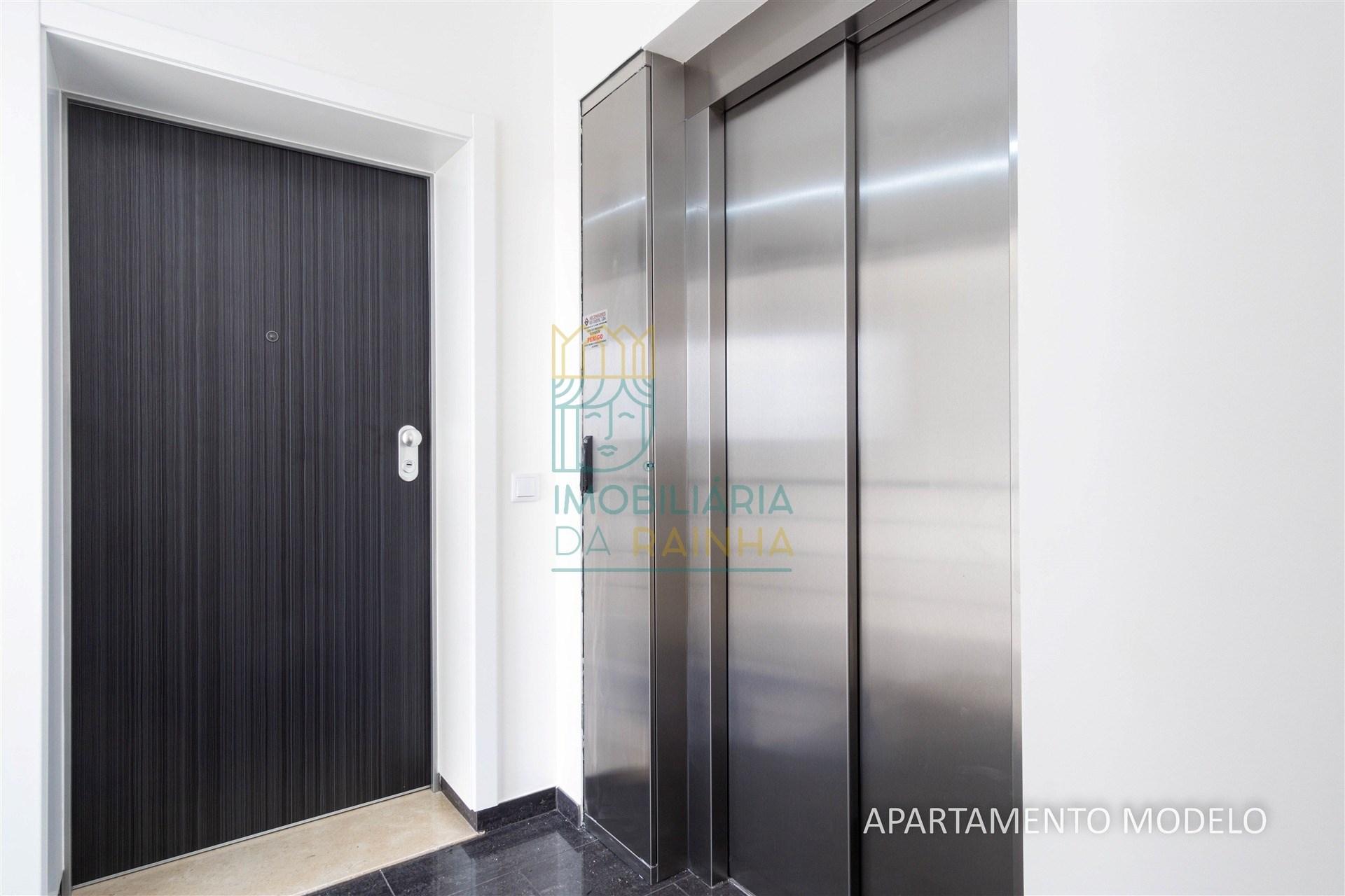 Apartamento T3 com Garagem e Elevador – Centro de Caldas da Rainha