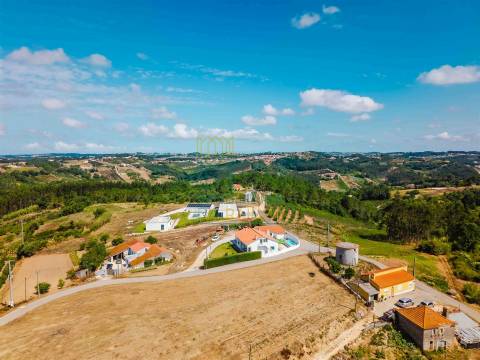 Terreno para construção de 3.650 m² – Caldas da Rainha