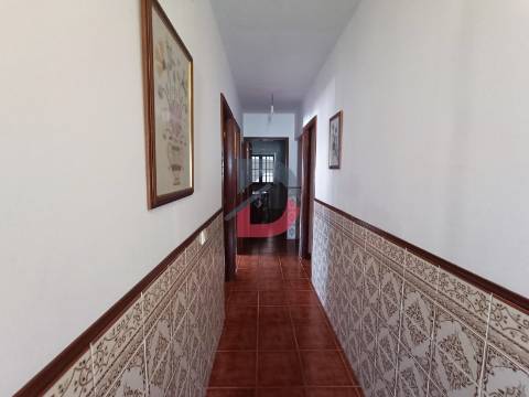Moradia com Terreno