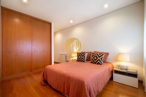 T3 Luxo na Maia com 3 Suites  e Box para 2 carros