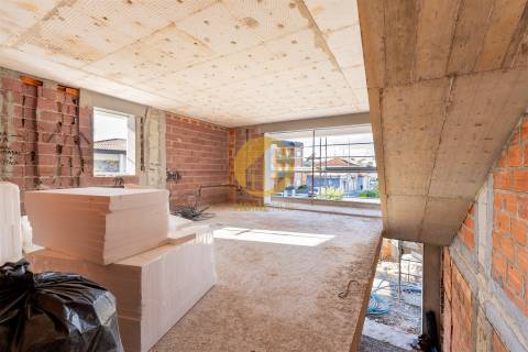 Moradia T3 Geminada com Jardim e Garagem | Alfena, Porto