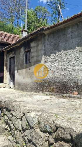 Moradia Devoluta T4 Venda em Ferreiros de Tendais,Cinfães