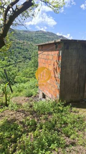 Moradia Devoluta T4 Venda em Ferreiros de Tendais,Cinfães