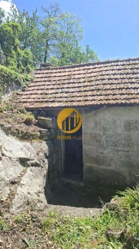 Moradia Devoluta T4 Venda em Ferreiros de Tendais,Cinfães