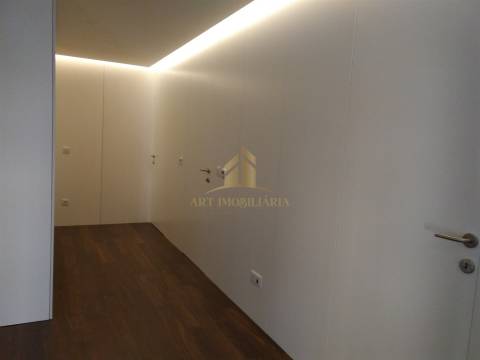 Apartamento T4 Venda em Cedofeita, Santo Ildefonso, Sé, Miragaia, São Nicolau e Vitória,Porto