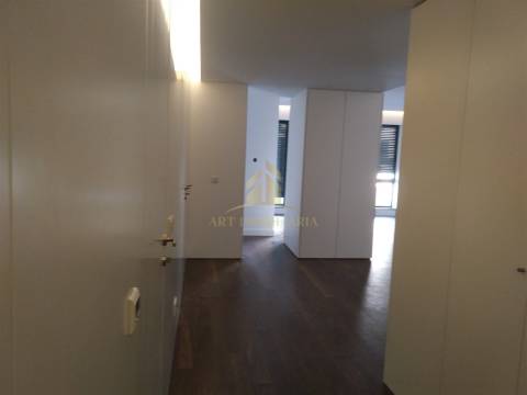 Apartamento T4 Venda em Cedofeita, Santo Ildefonso, Sé, Miragaia, São Nicolau e Vitória,Porto