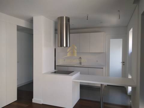 Apartamento T4 Venda em Cedofeita, Santo Ildefonso, Sé, Miragaia, São Nicolau e Vitória,Porto