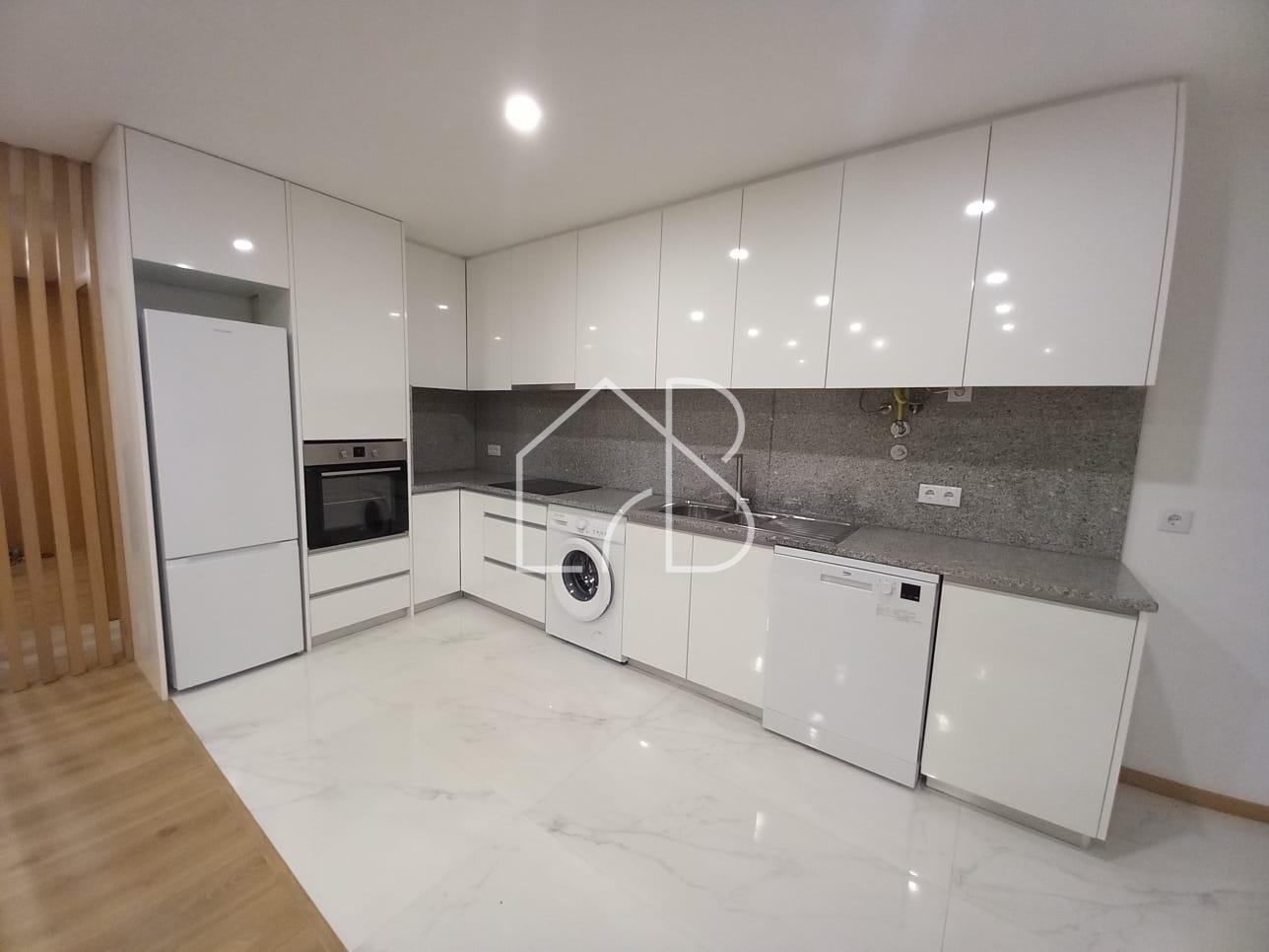 Venda de T4 remodelado no centro de Braga, para investimento!