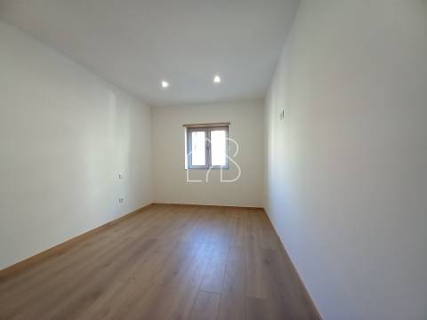 Venda de T4 remodelado no centro de Braga, para investimento!