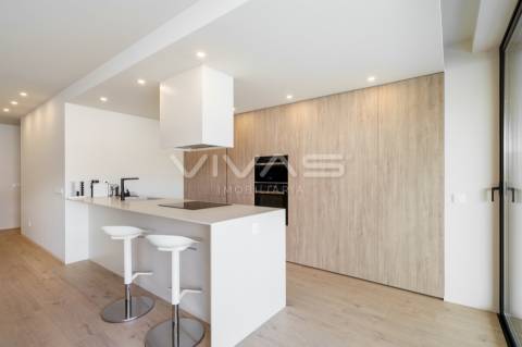 Apartamento T3 em Condomínio Fechado